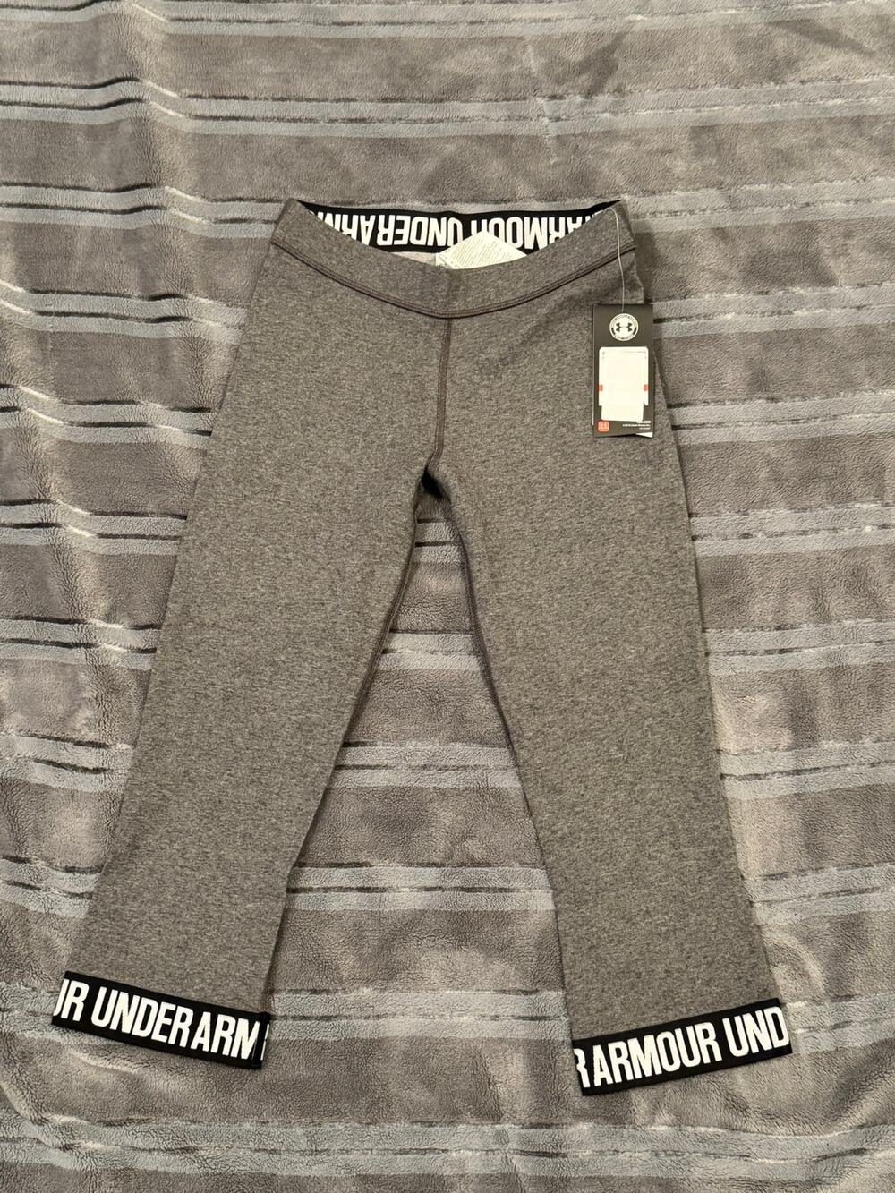 NWT Under Armour Women's Graphic Favorite Capri X-SMALL $45